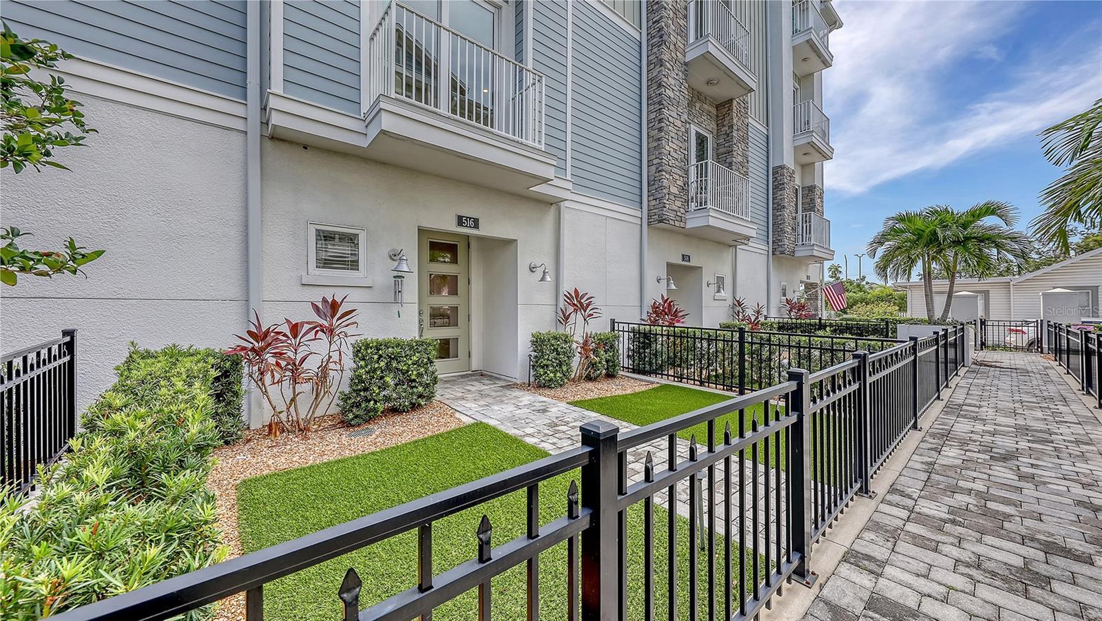 Property Photo: 516 Laurel Park Drive FL 34236