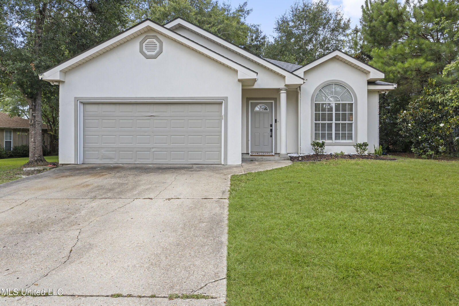 Property Photo:  969 Laa La Way  MS 39525 