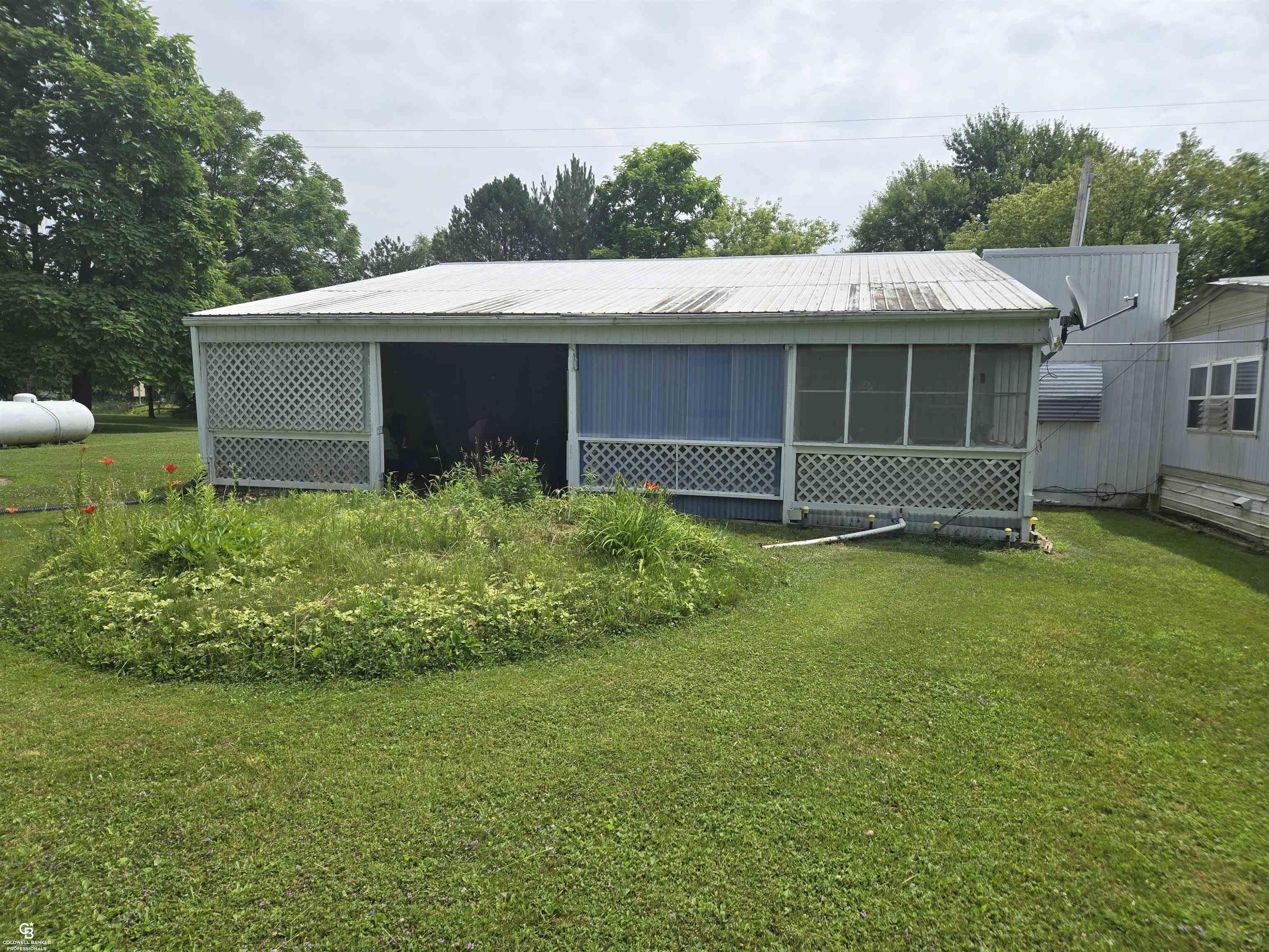 Property Photo:  8009 Arendt Road  MI 48097 