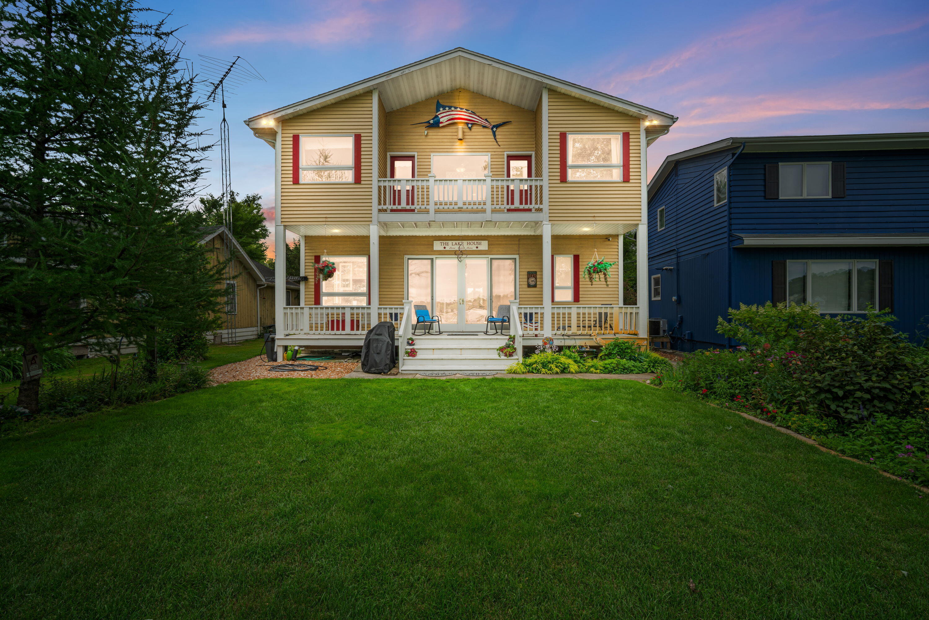 Property Photo: 8041 W Lakeshore Dr WI 53105