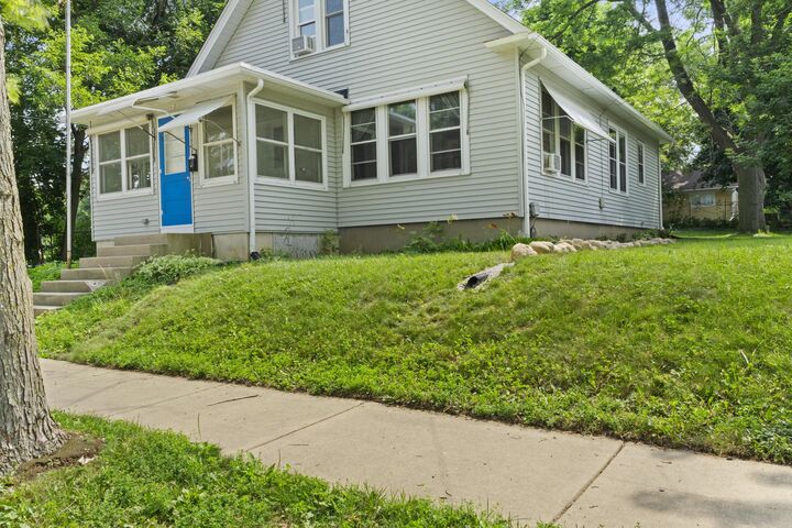 Property Photo:  81 S Blain St  WI 53066 