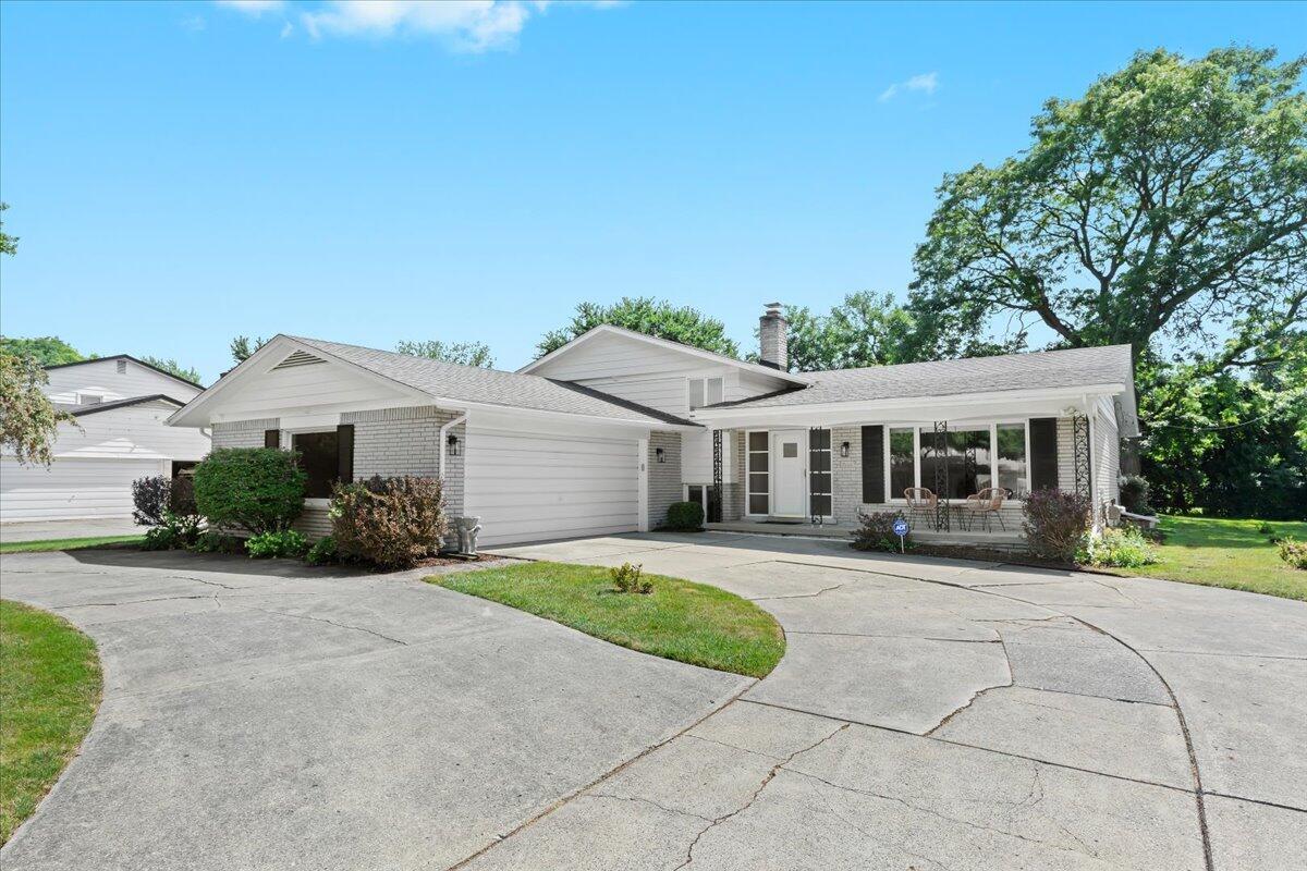 Property Photo: 18661 Middlesex Avenue MI 48076