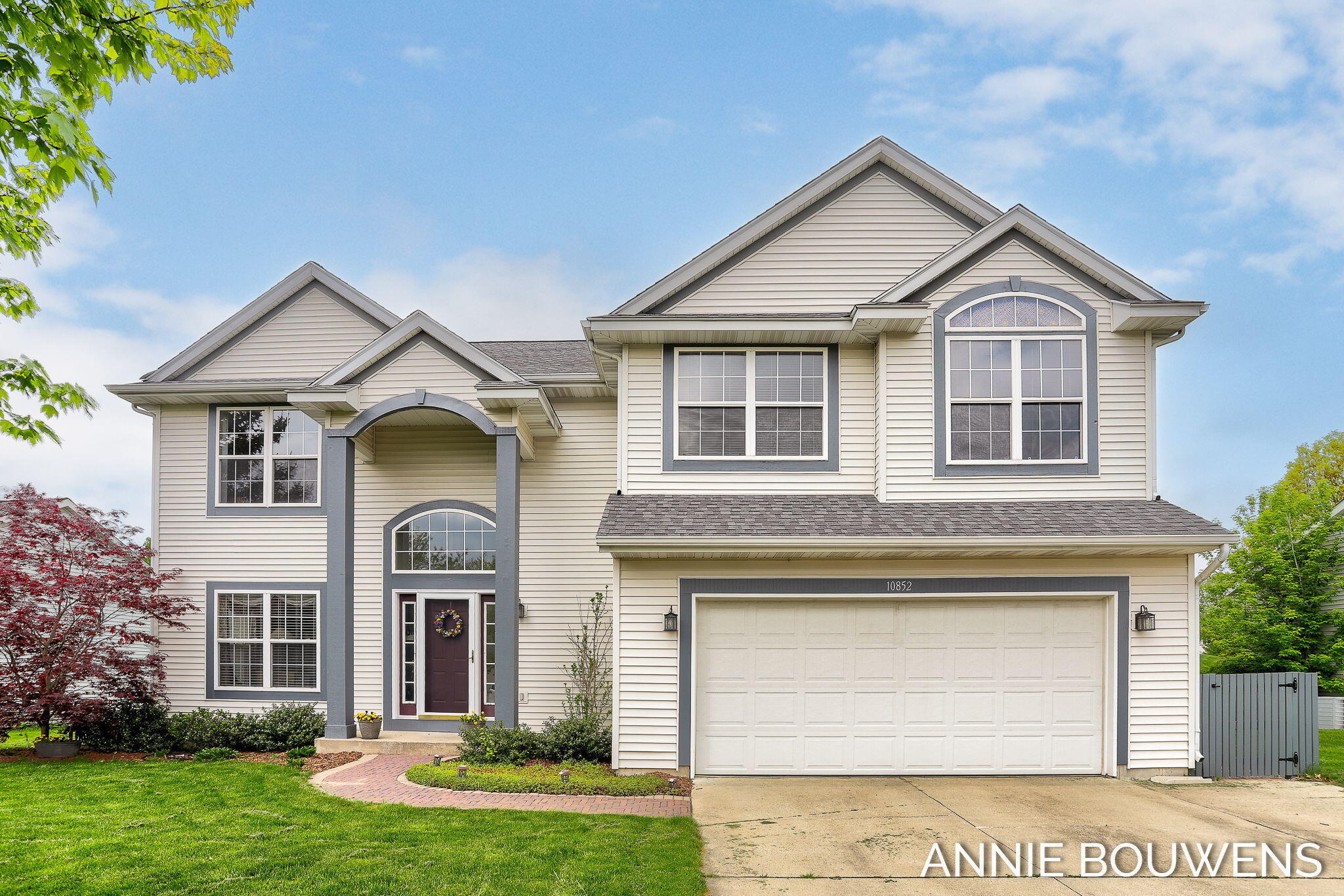 Property Photo: 10852 Thornberry Way MI 49464