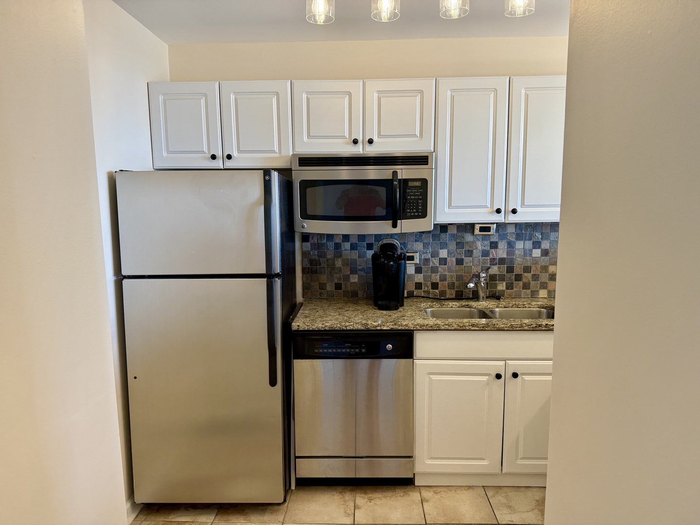 Property Photo: 655 W Irving Park Road 905 IL 60613