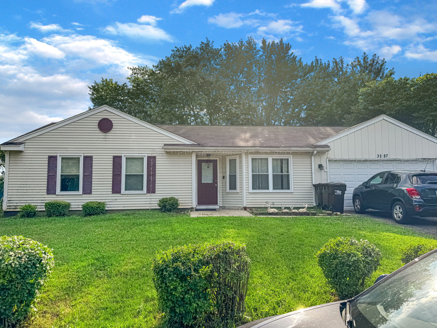 Property Photo:  3287 Waterford Way  IL 60042 