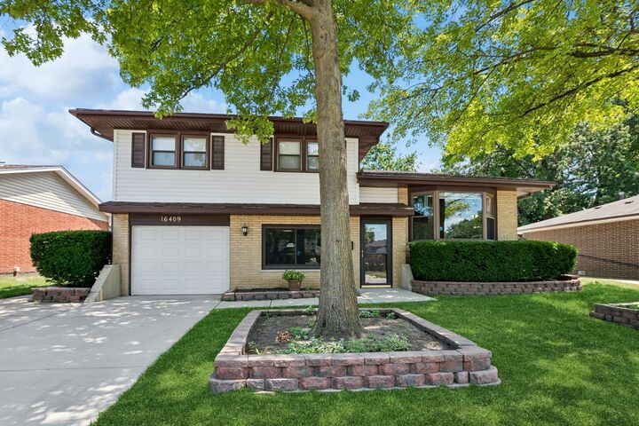 Property Photo: 16409 64th Court IL 60477