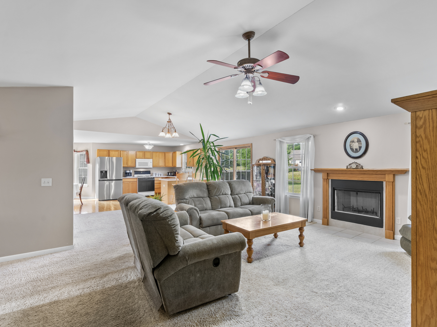 Property Photo:  2101 Kingsmill Street  IL 60560 