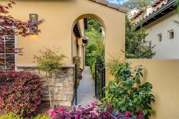 Property Photo:  977 Jacqueline Place  CA 93444 