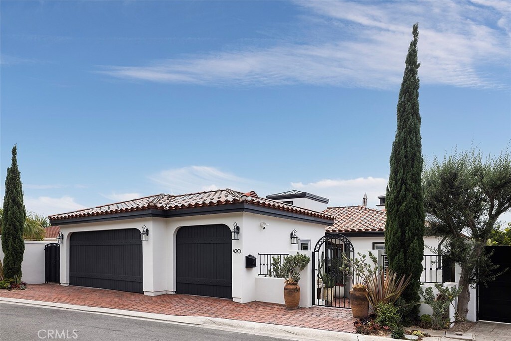 Property Photo:  420 De Sola Terrace  CA 92625 