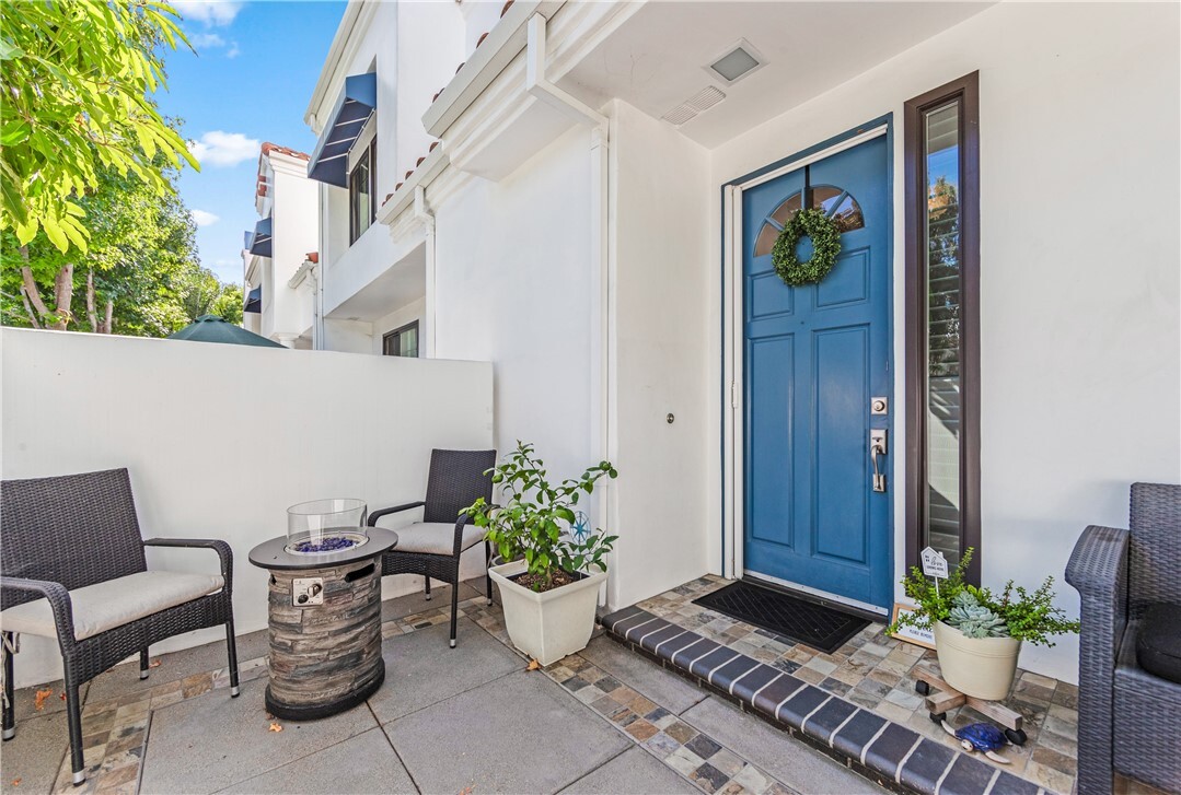 Property Photo:  7371 Seabluff Drive 108  CA 92648 