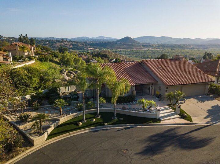 3933 Pinnacle Pl  Escondido CA 92025 photo