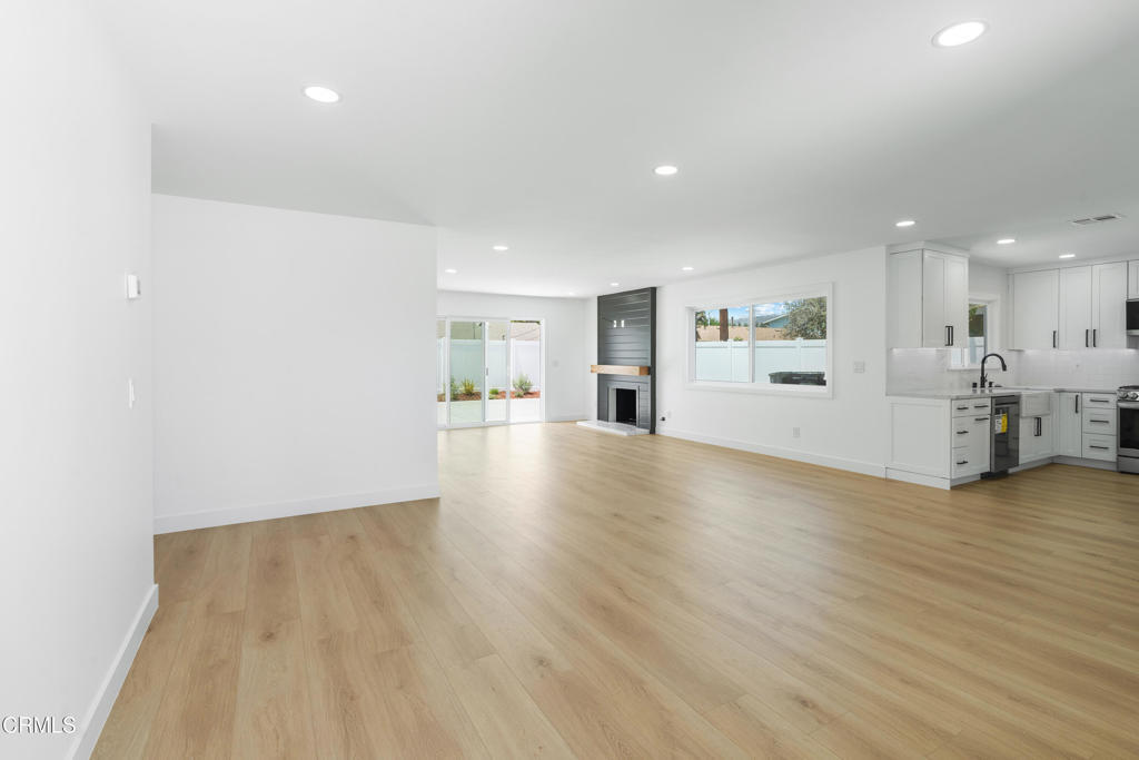 Property Photo:  1927 N Croydon Avenue  CA 93010 