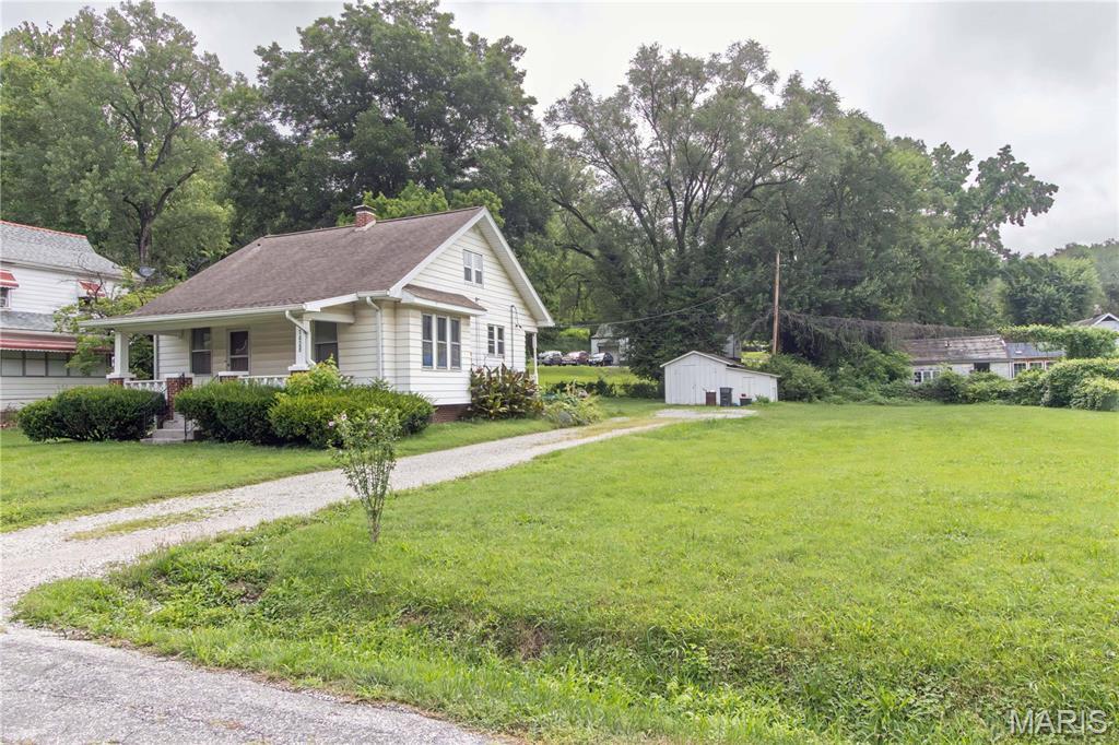 Property Photo: 1428 First Avenue IL 62208