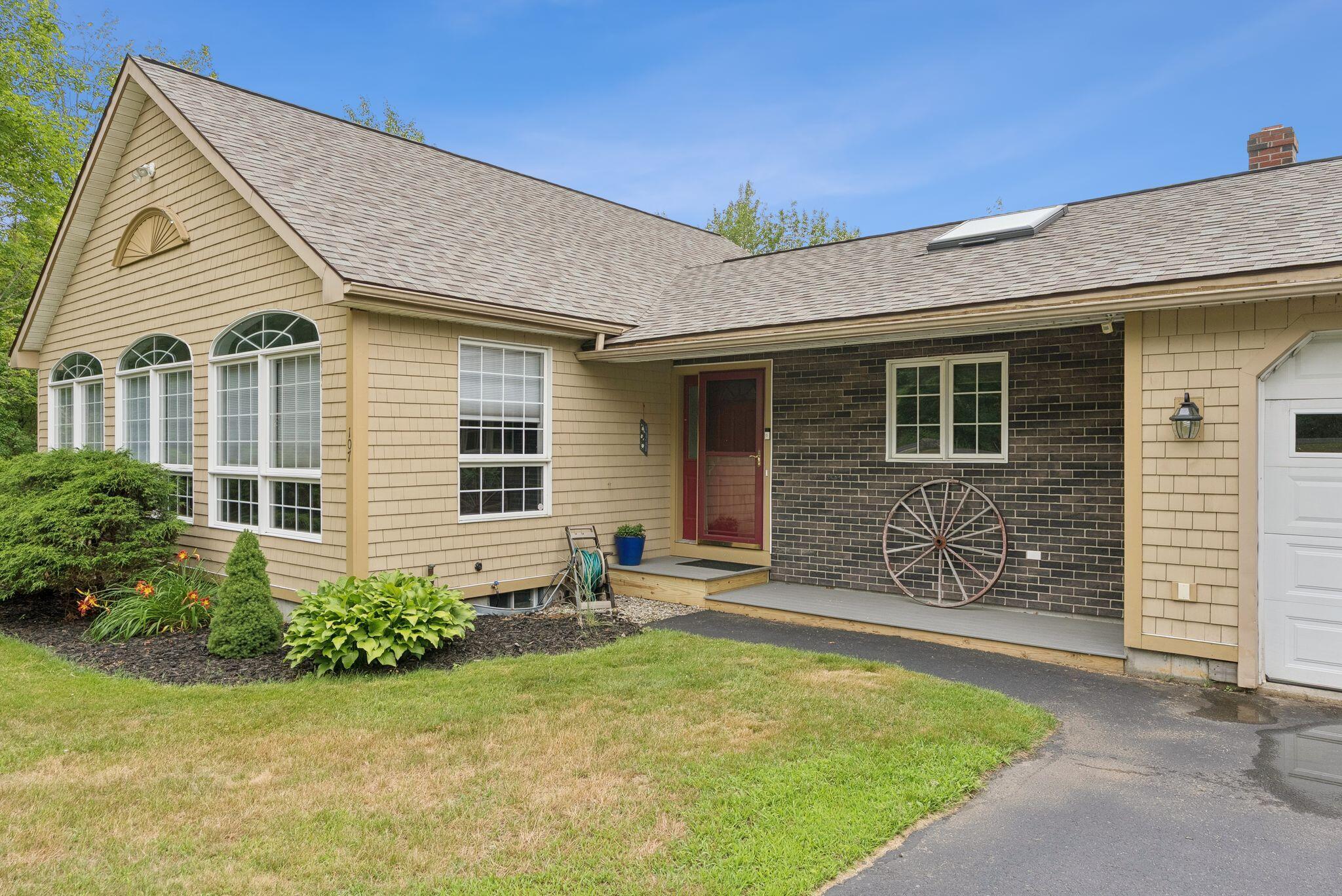 Property Photo:  107 Kennebunk Road  ME 04002 