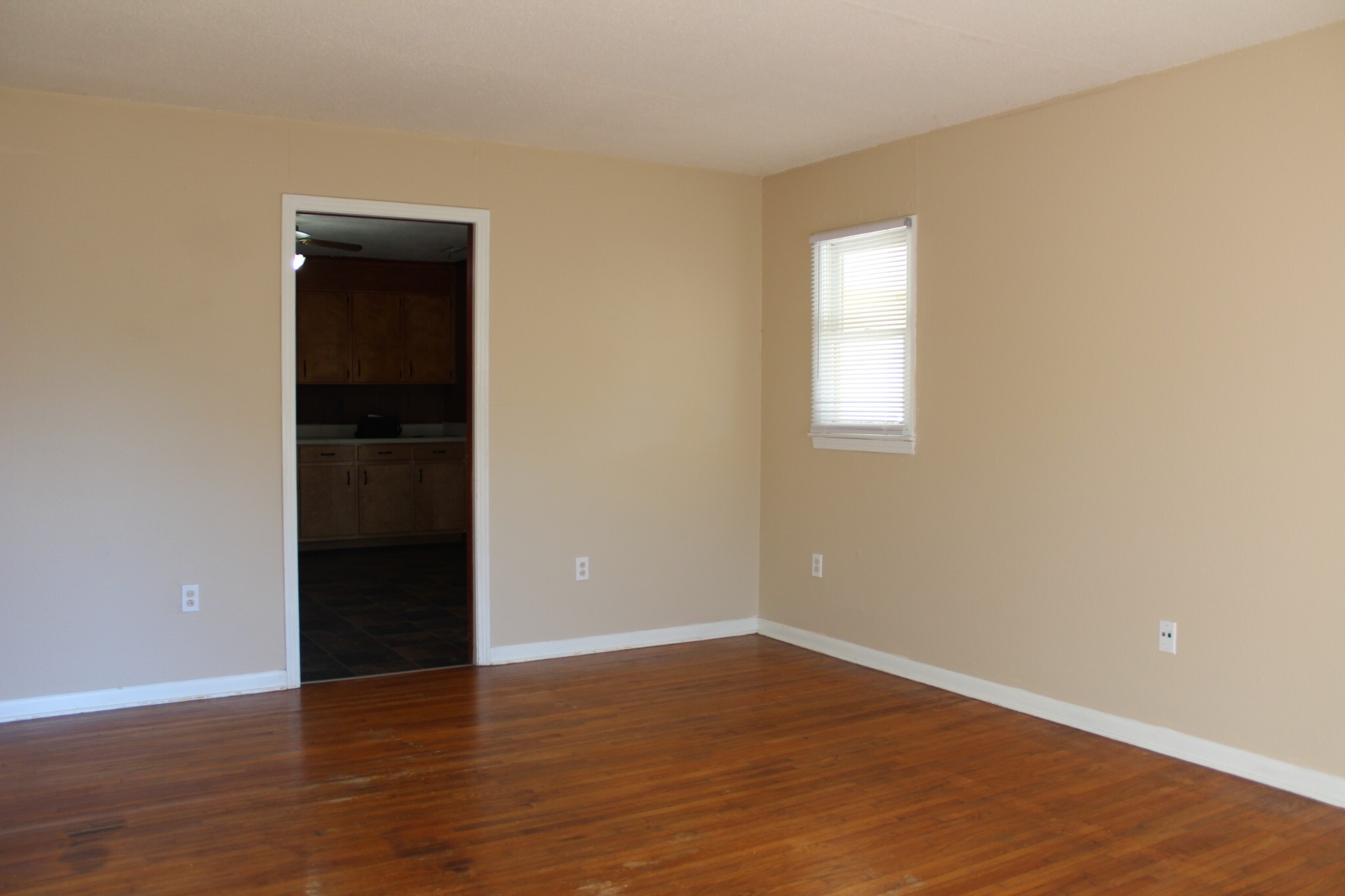 Property Photo: 1717 Foxdale Dr TN 37130