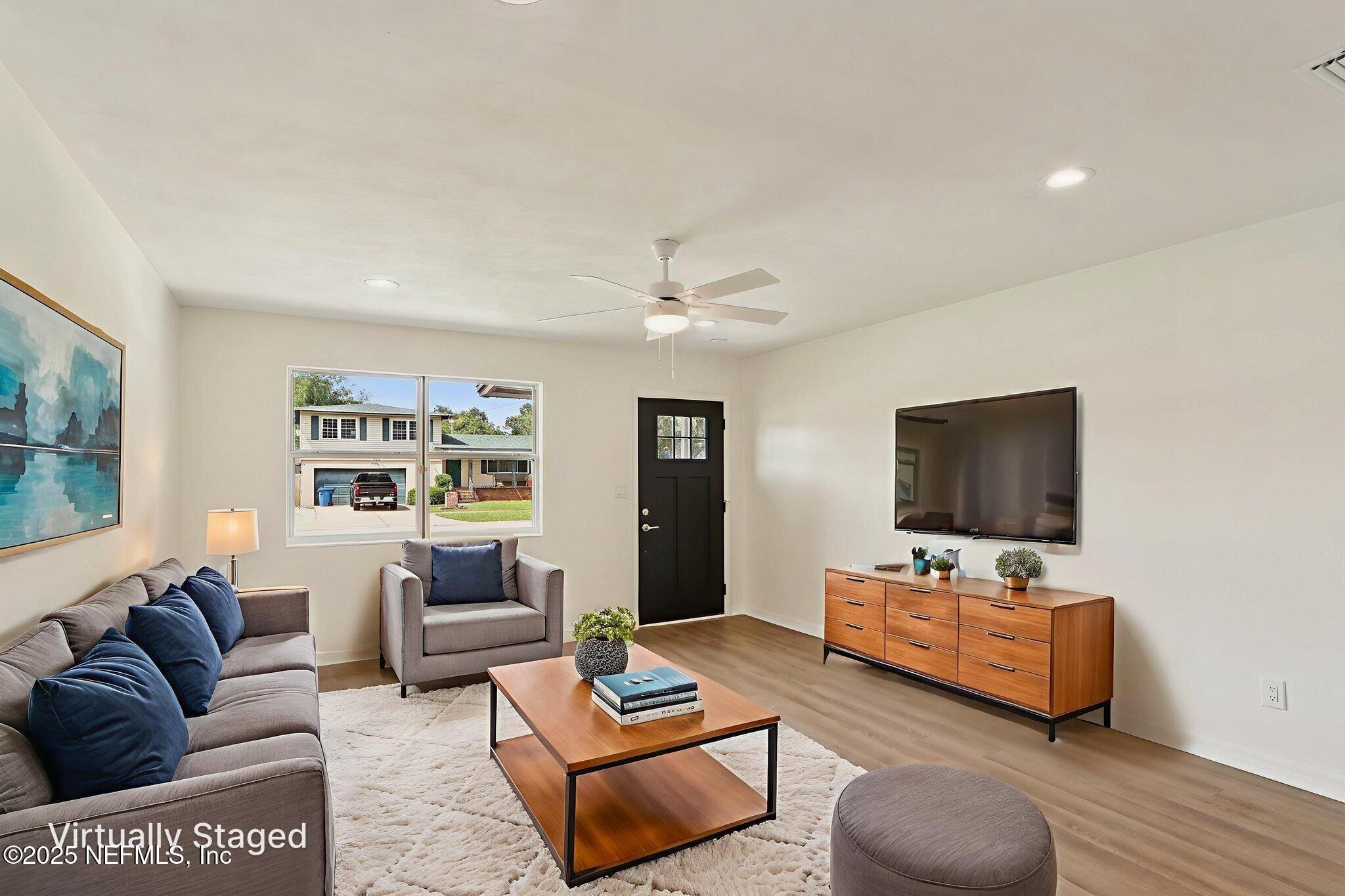 Property Photo:  6918 Greenholly Drive  FL 32277 