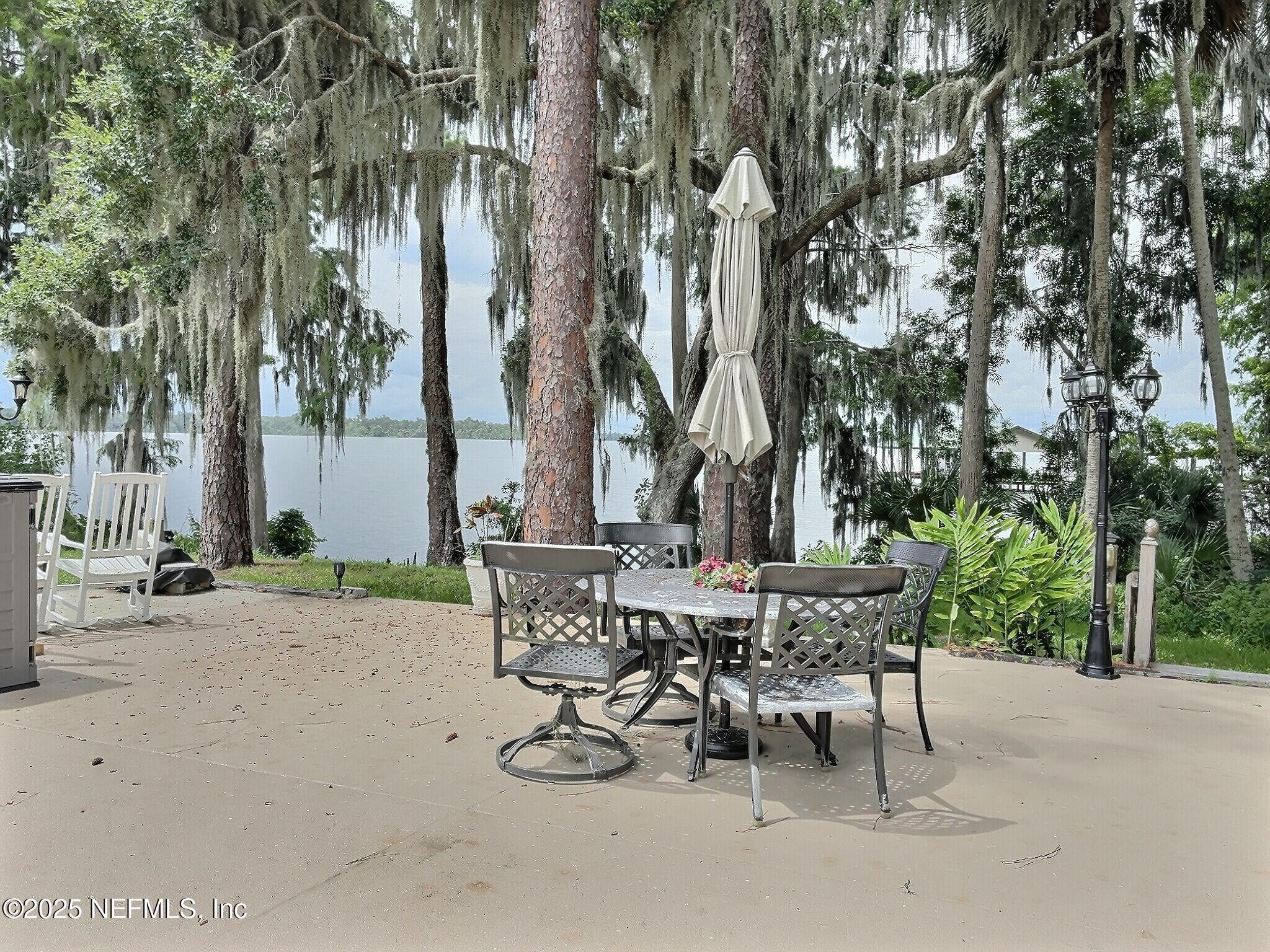 Property Photo: 1074 Front Street FL 32193
