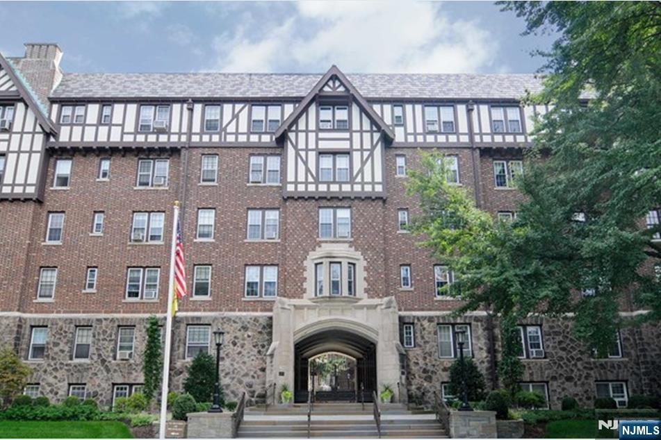 Property Photo:  275 Engle Street G4  NJ 07631 