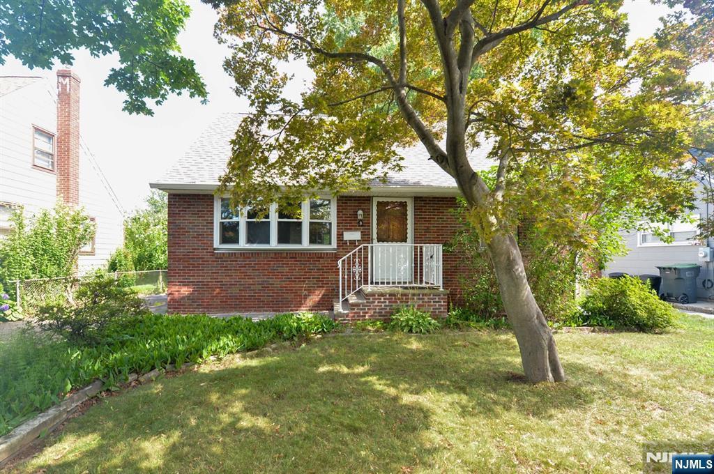 Property Photo:  9 Cole Street  NJ 07621 