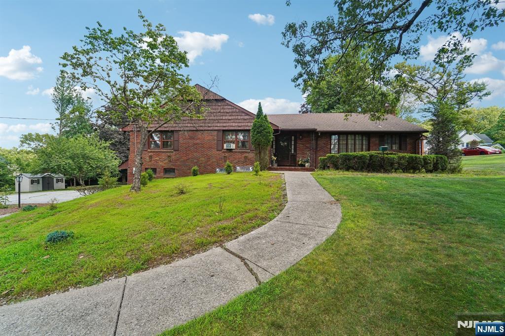 Property Photo:  775 Colonial Road  NJ 07417 