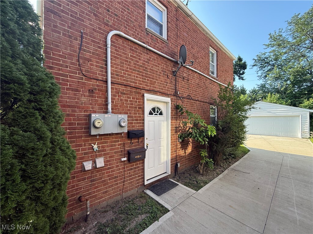 Property Photo:  21250 Crystal Avenue 2  OH 44123 