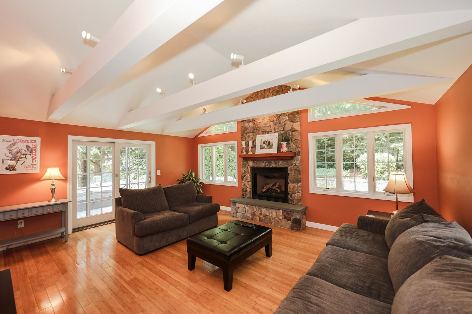 Property Photo: 4 Quarry Court NH 03032