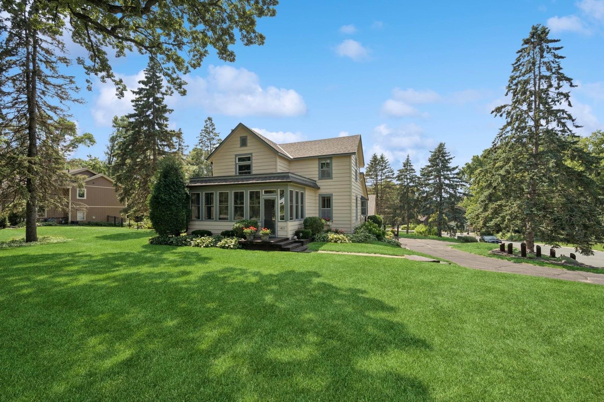Property Photo: 1401 Wachtler Avenue MN 55118