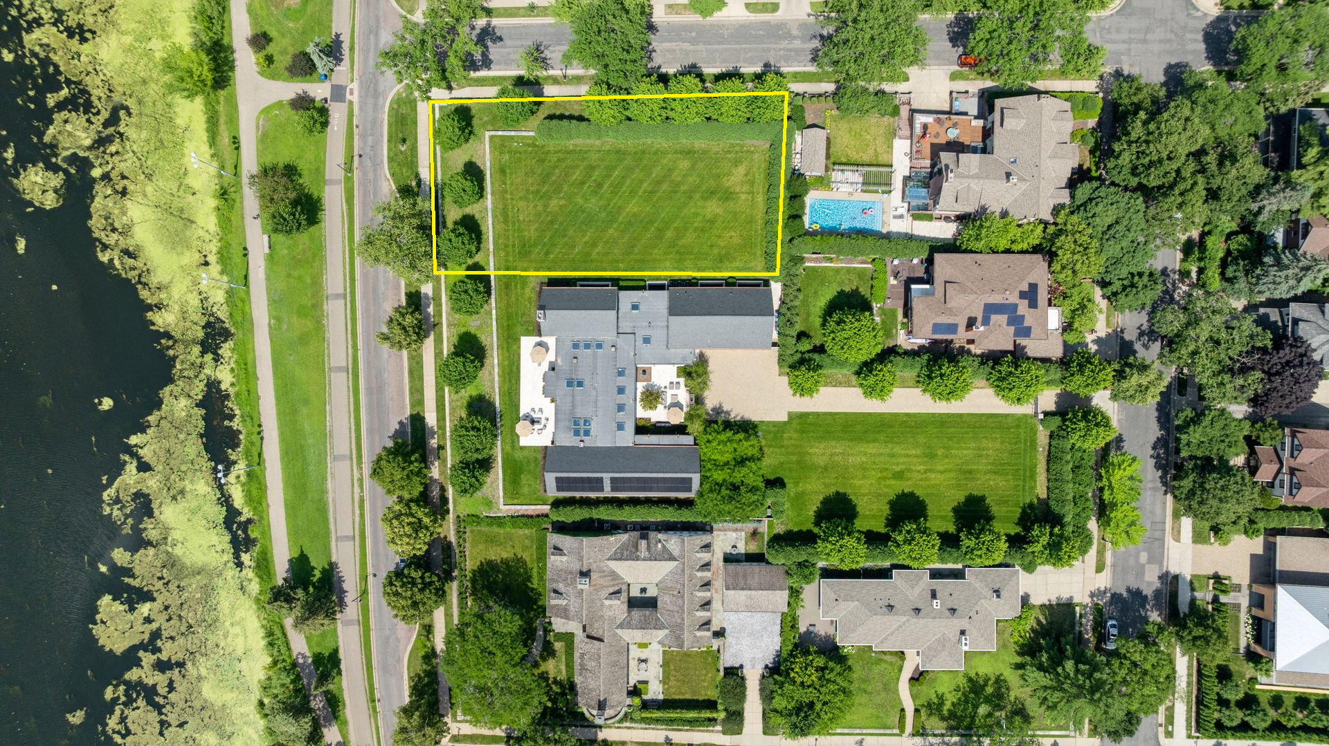 Property Photo: 2501 E Lake Of The Isles Parkway MN 55405