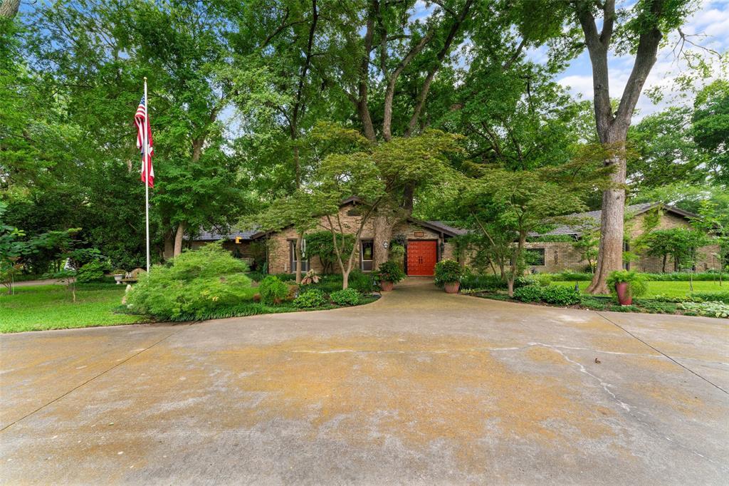 Property Photo: 1110 Green Valley TX 75137