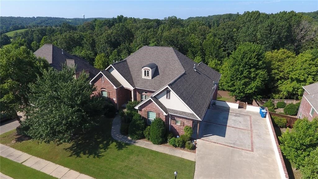 Property Photo:  3703 NW Mountainview Road  AR 72712 