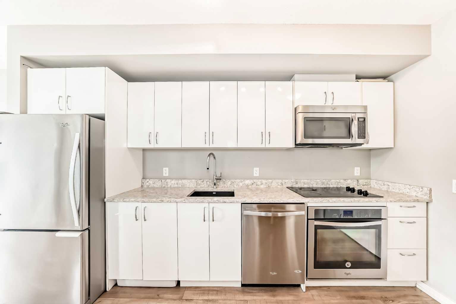 Property Photo: 450 8 Avenue SE 1101 AB T2G 1T2