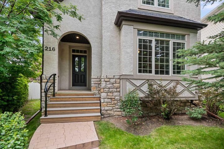 Property Photo:  216 Mike Ralph Way SW  AB T3E 0H8 
