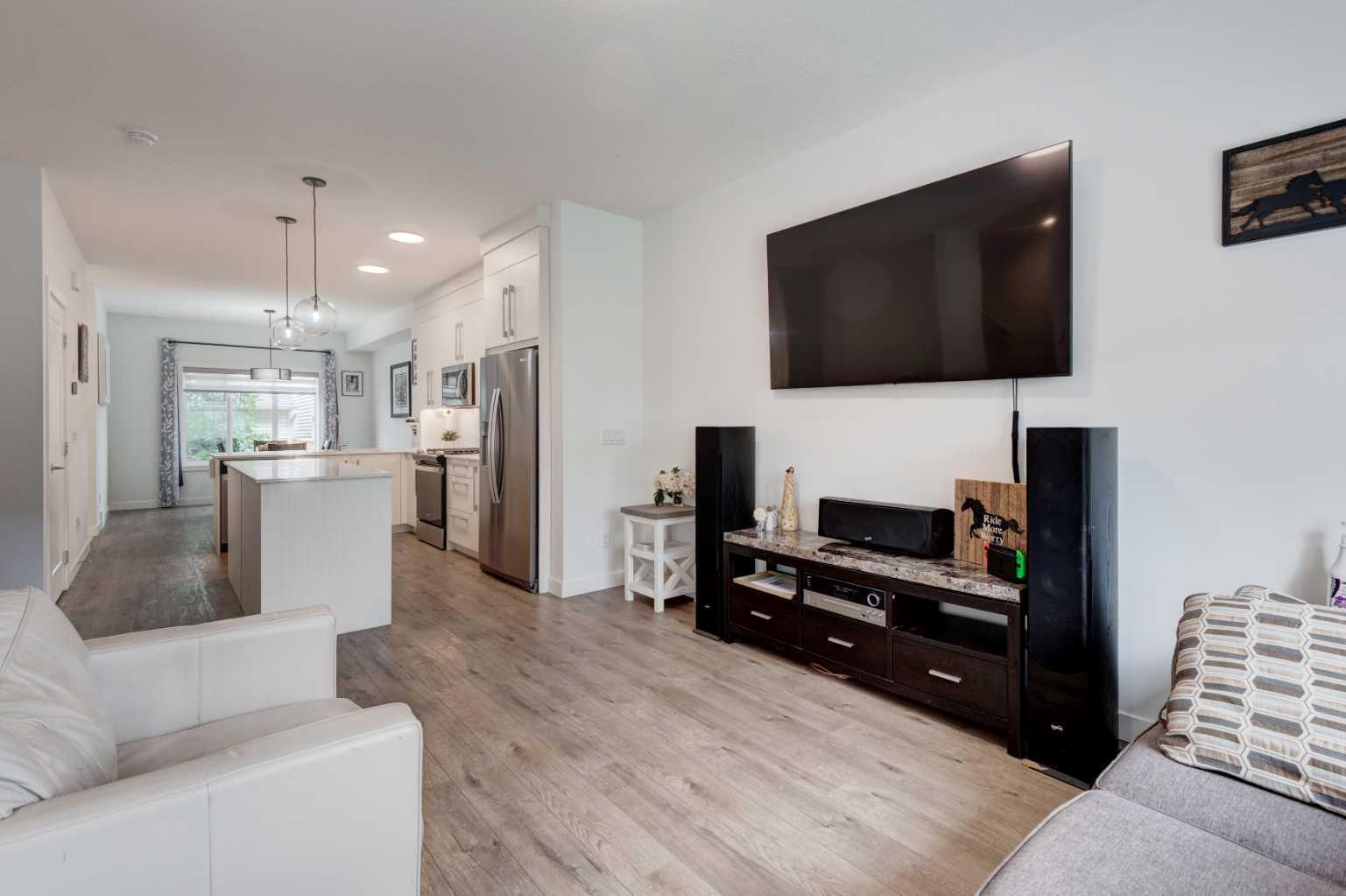 Photo de la propriété: 7443 202 Avenue SE AB T3M 2L3