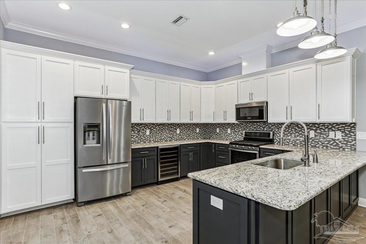 Property Photo:  1518 White Caps Ln  FL 32507 