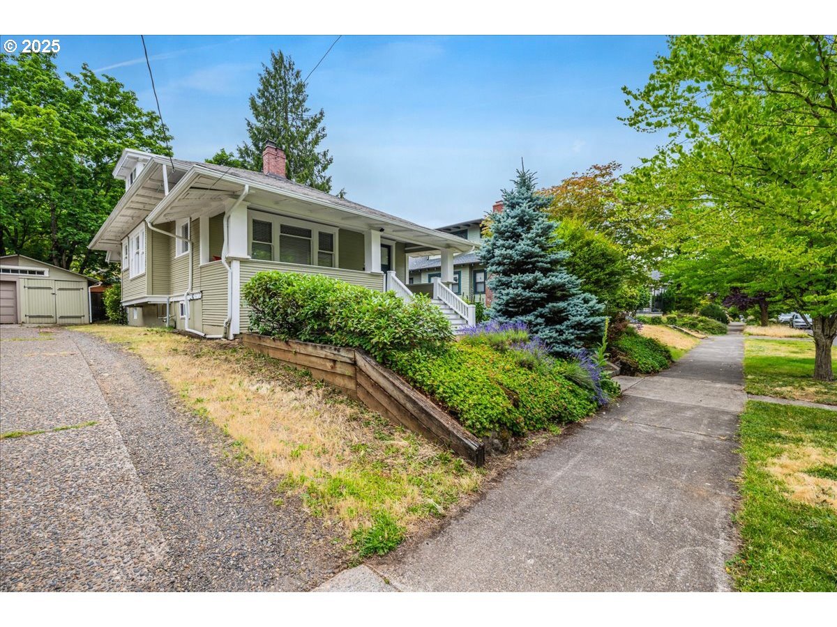 Property Photo:  3127 NE 60th Ave  OR 97213 