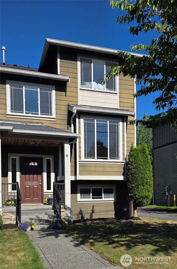 Property Photo: 9411 18th Avenue W B WA 98204