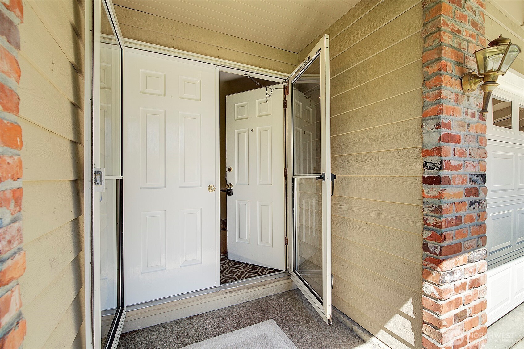 Property Photo: 14033 118th Avenue NE WA 98034