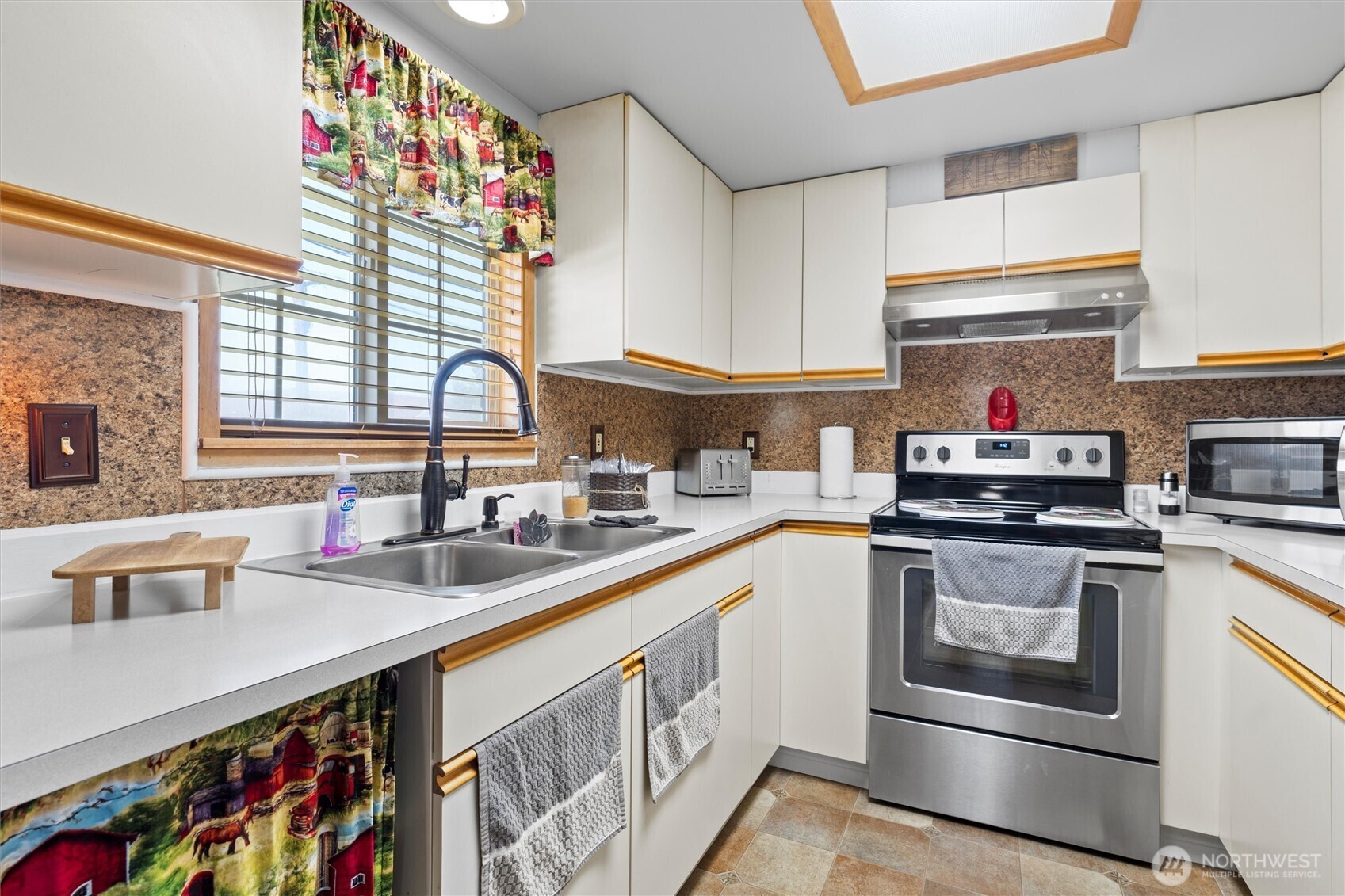 Property Photo: 129 H Street NE WA 98823