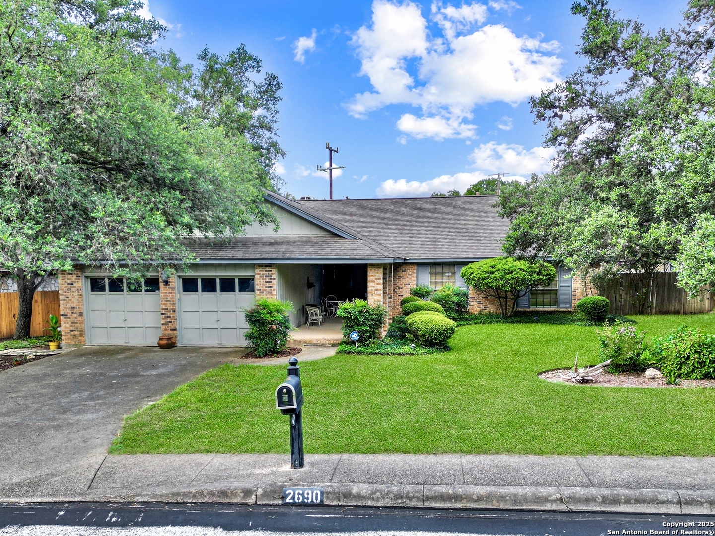 Property Photo: 2690 Pebble Dawn TX 78232