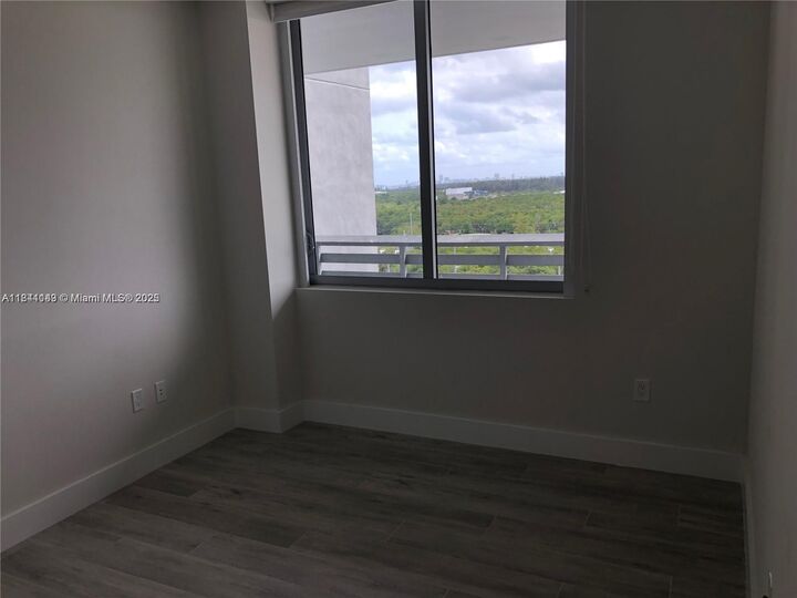 Property Photo: 16385 Biscayne Blvd 1205 FL 33160