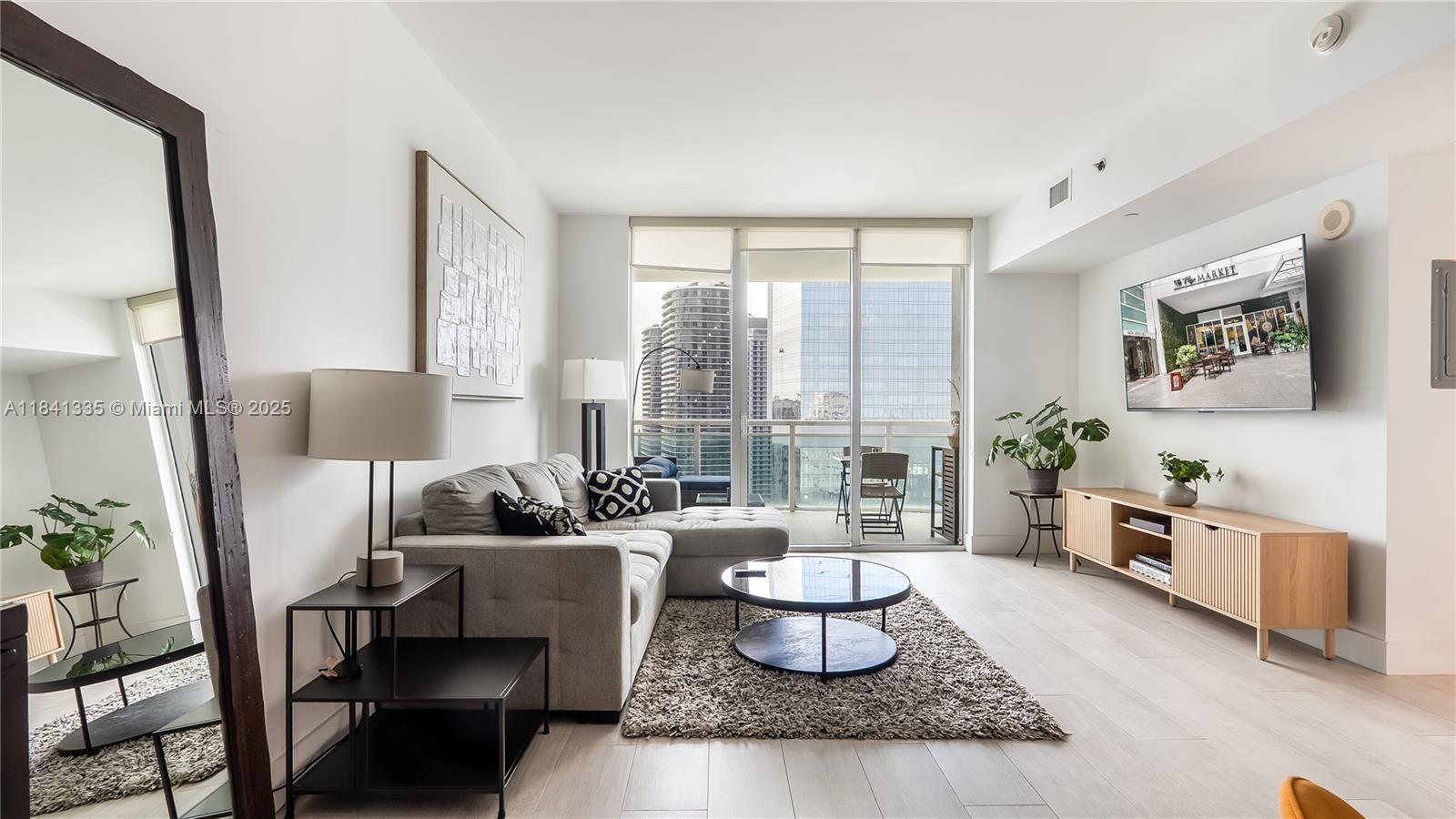 Property Photo: 950 Brickell Bay Dr 3500 FL 33131