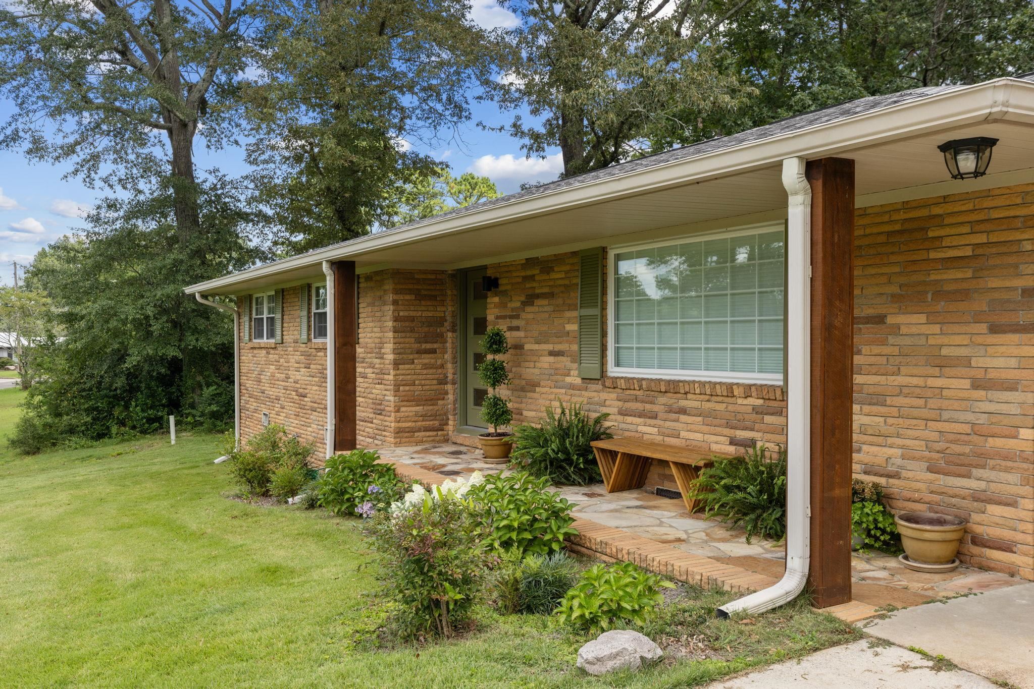 Property Photo: 1020 Larkwood Dr AL 35055 - CULLMAN