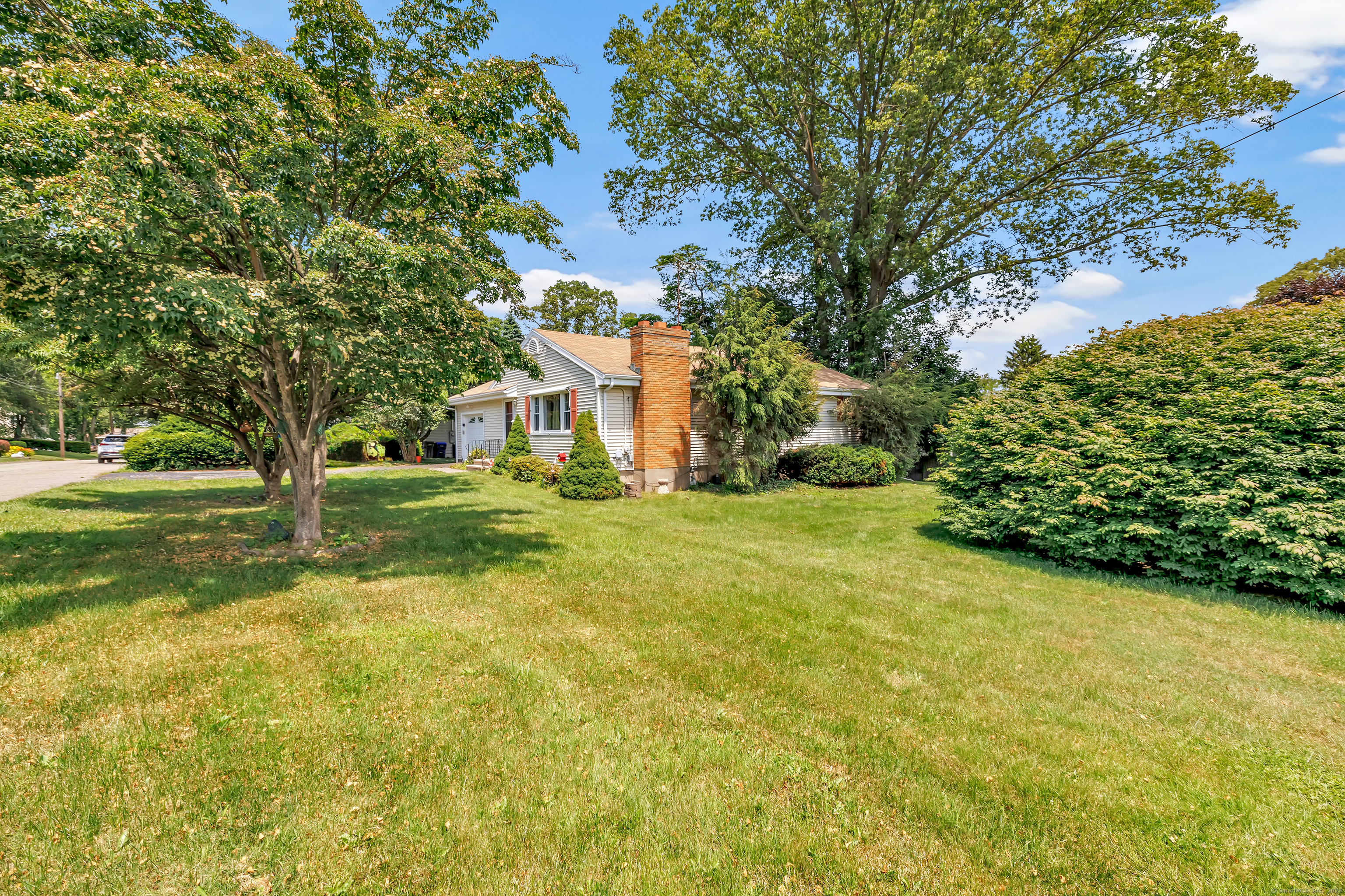 Property Photo: 82 Crown Street CT 06611