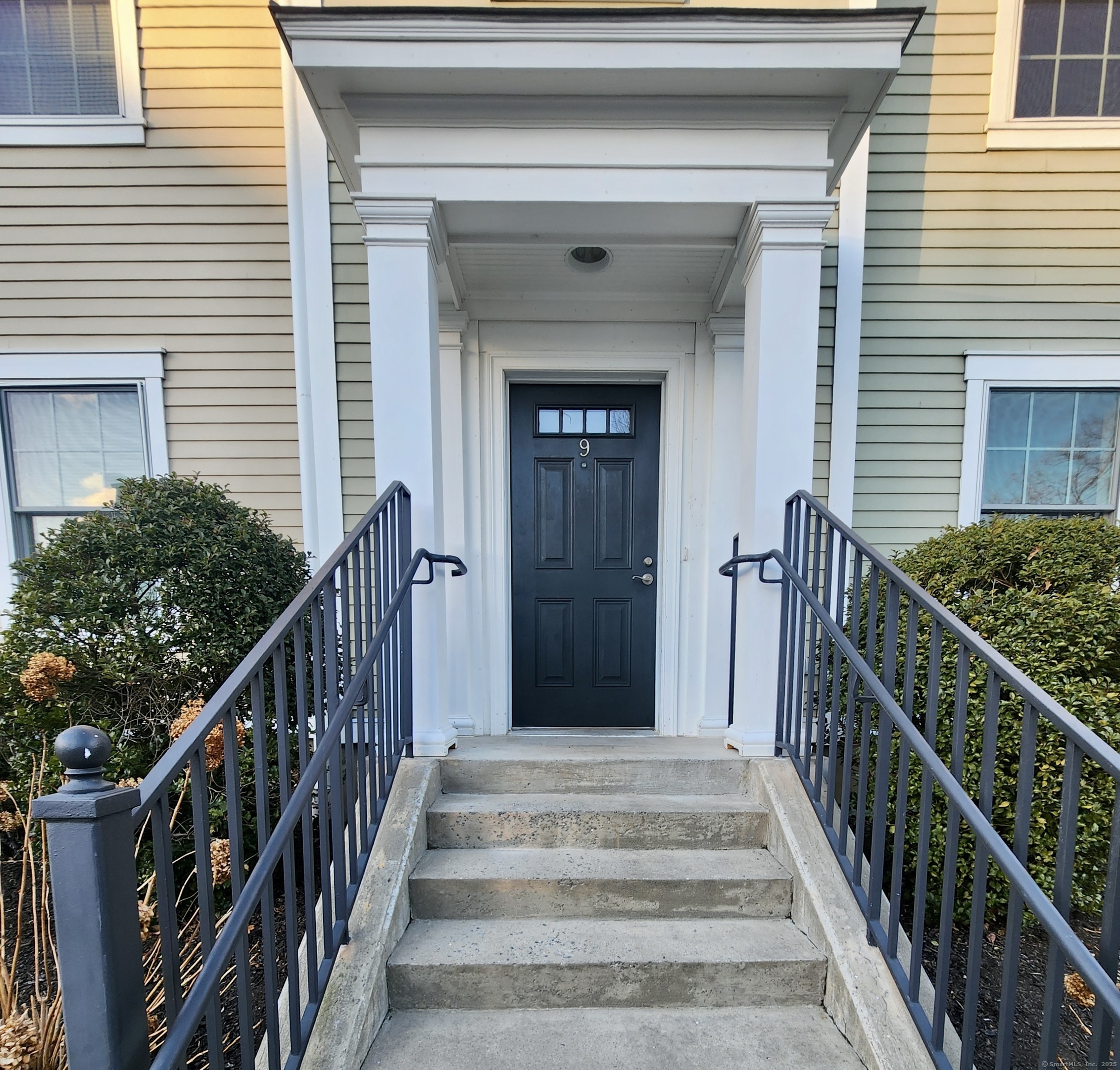 Property Photo: 46 Stoneridge Circle 46 CT 06902
