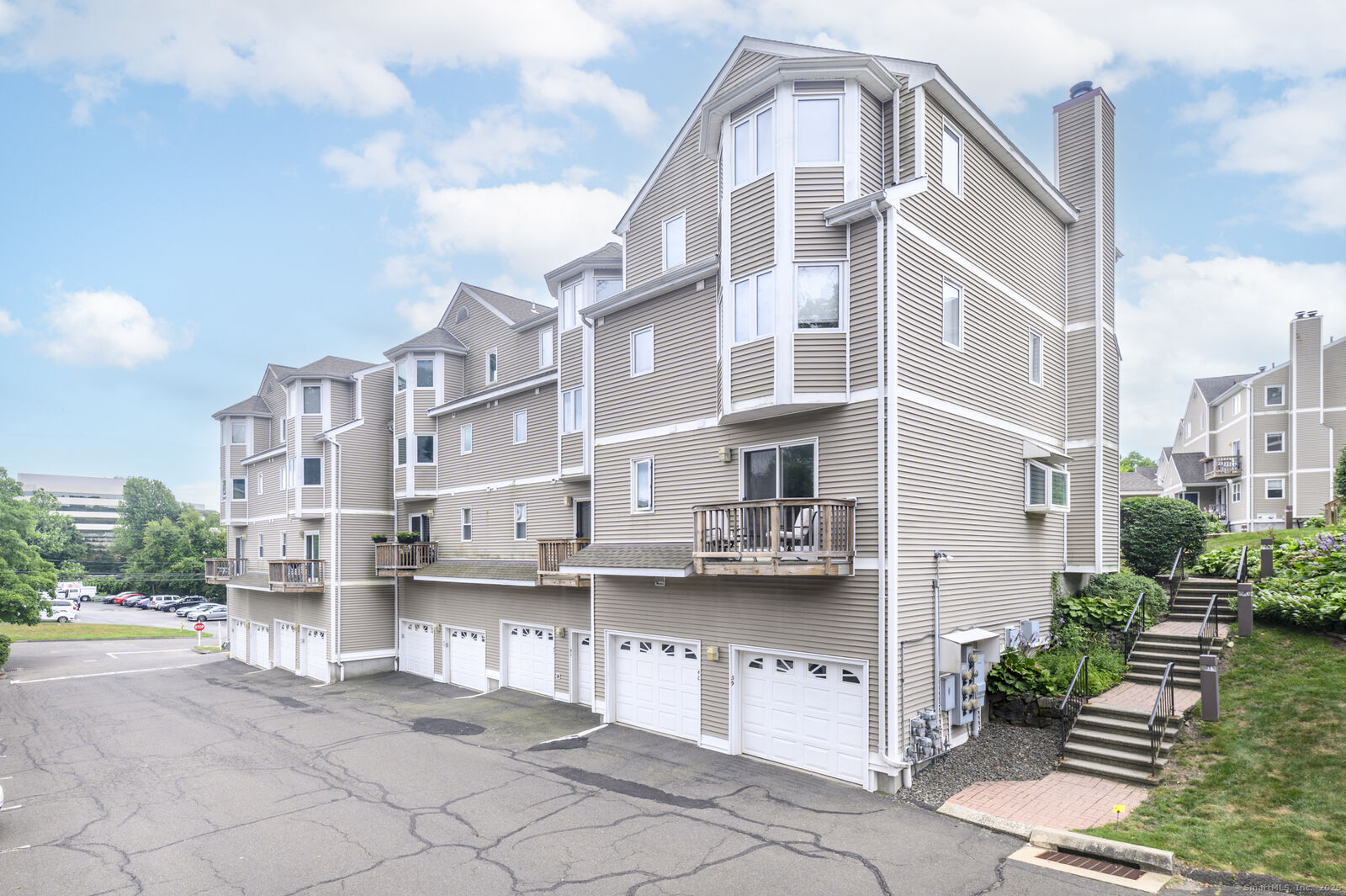 Property Photo:  39 Glenrock 39  CT 06850 