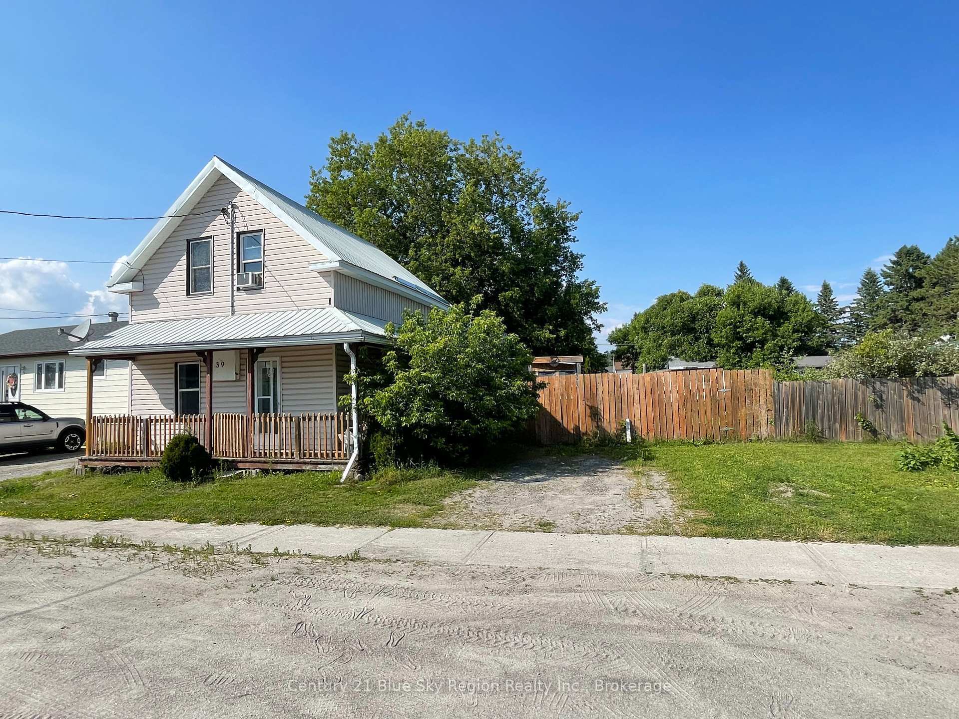 Property Photo:  39 Principale Street W  ON P0H 2M0 