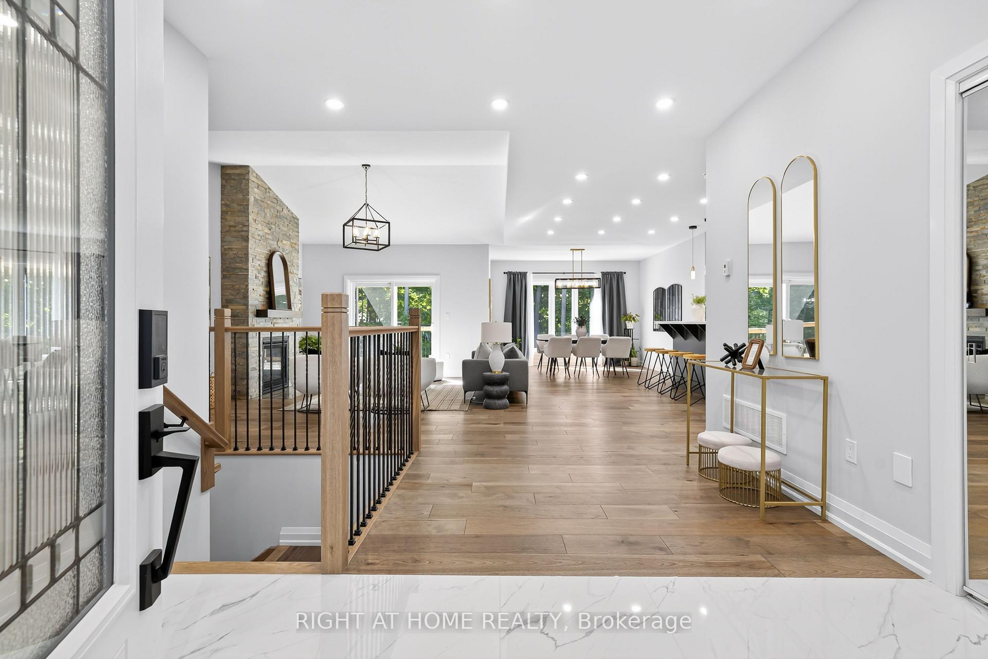 Property Photo: 9 Fairlawn Grove ON L9M 0B5