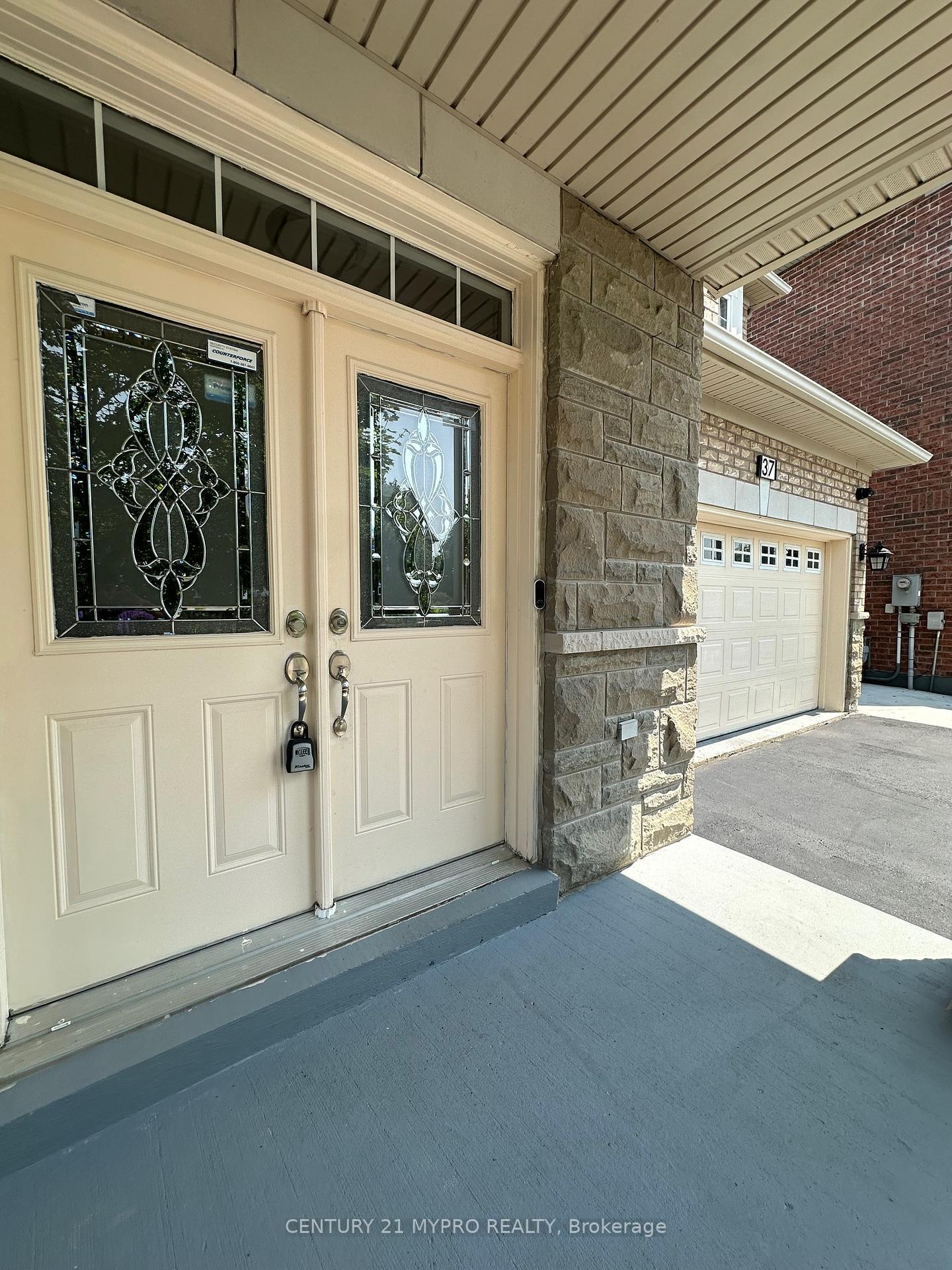 Property Photo:  37 Watchman Road  ON L6P 2L6 