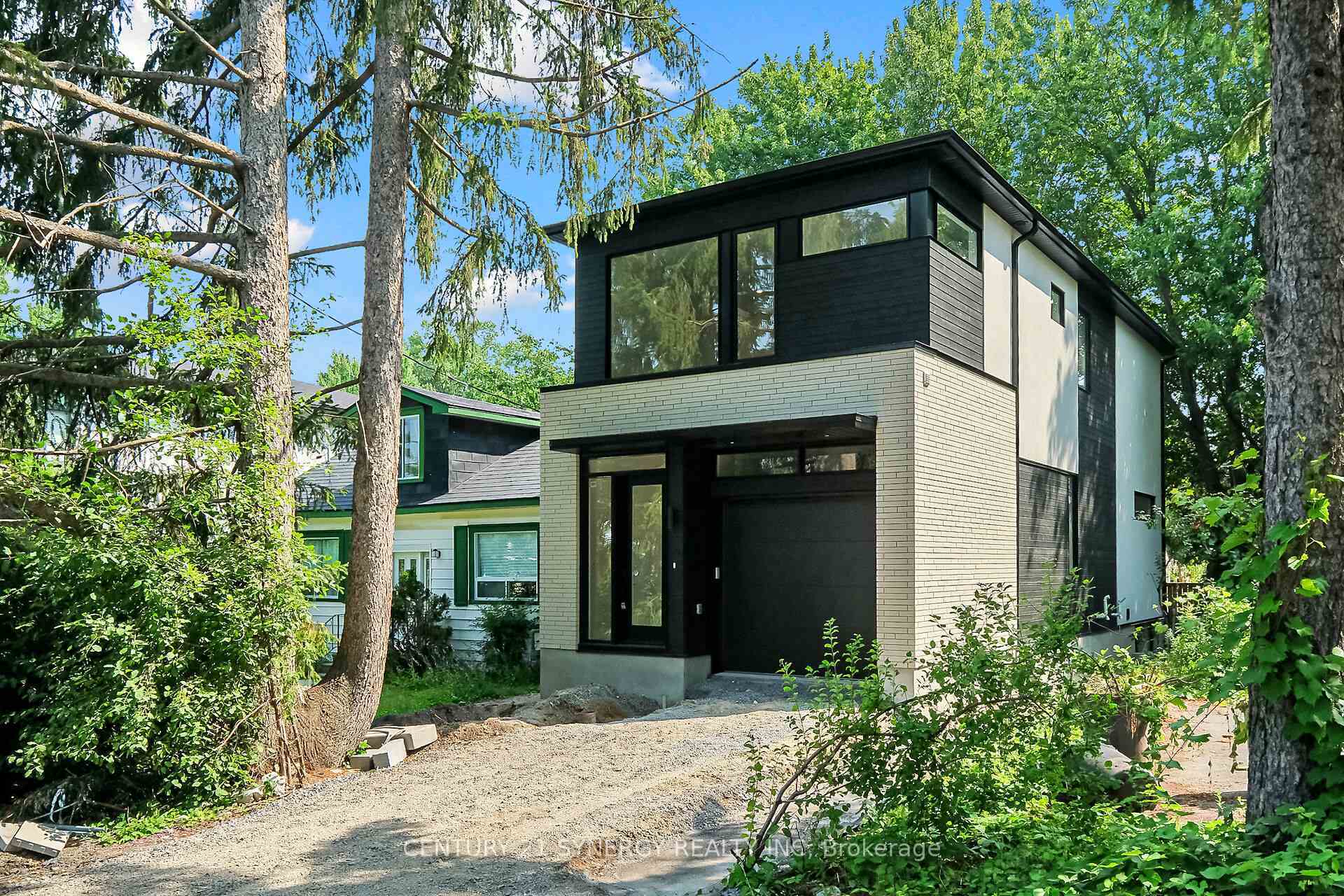Property Photo:  83 Boyce Avenue  ON K2B 6J1 