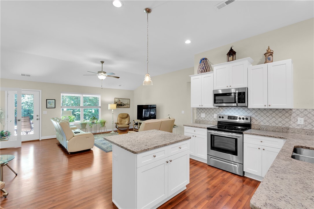 Property Photo: 230 W Mountain Creek Church Road SC 29609